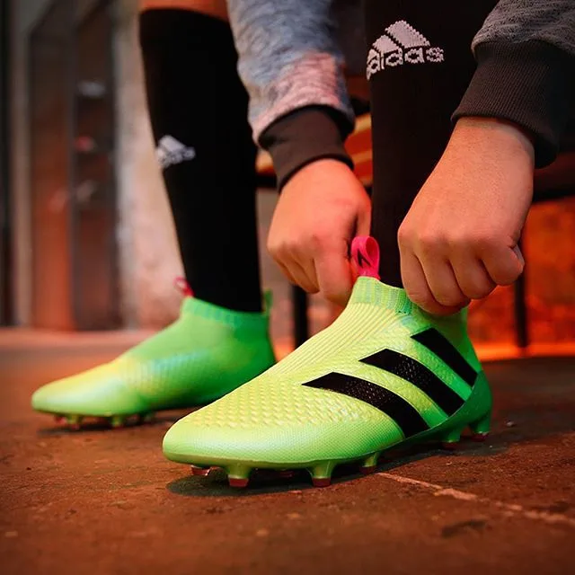 Adidas no lace football 2024 boots