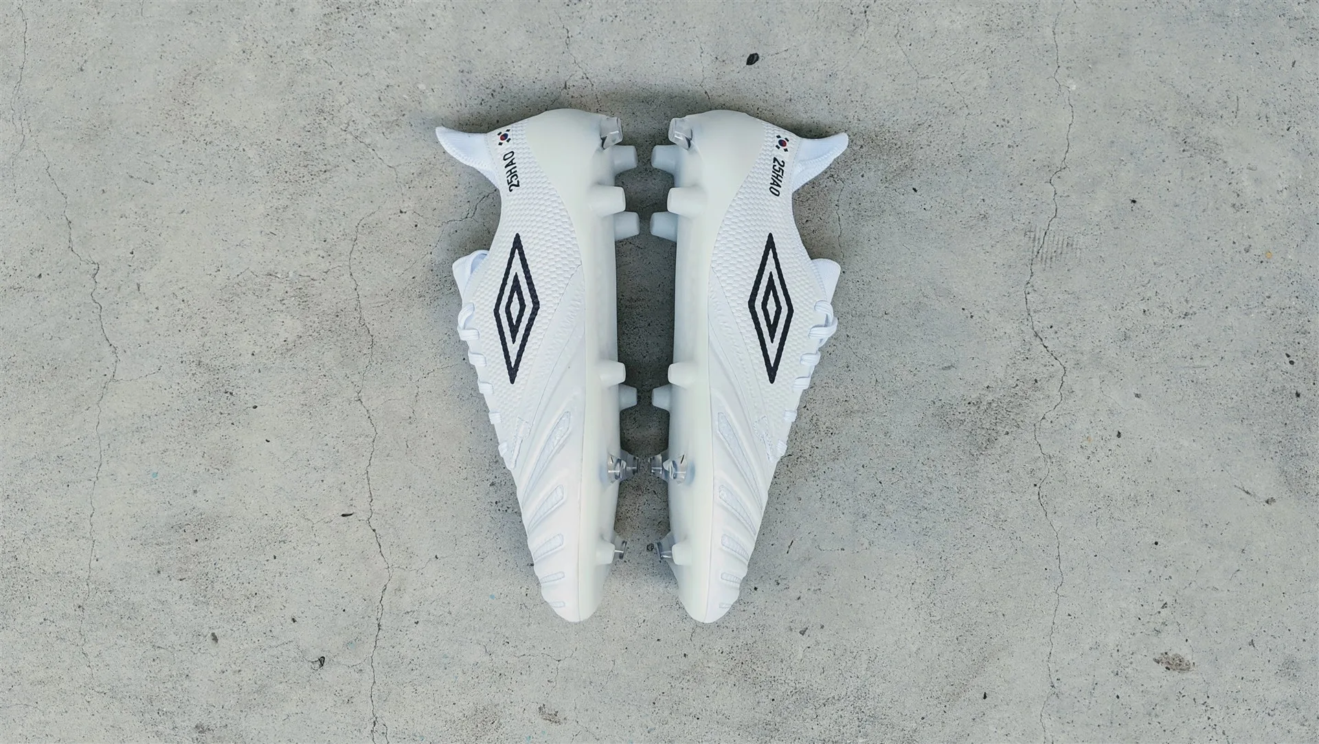 Umbro UX Accuro 3 Pro