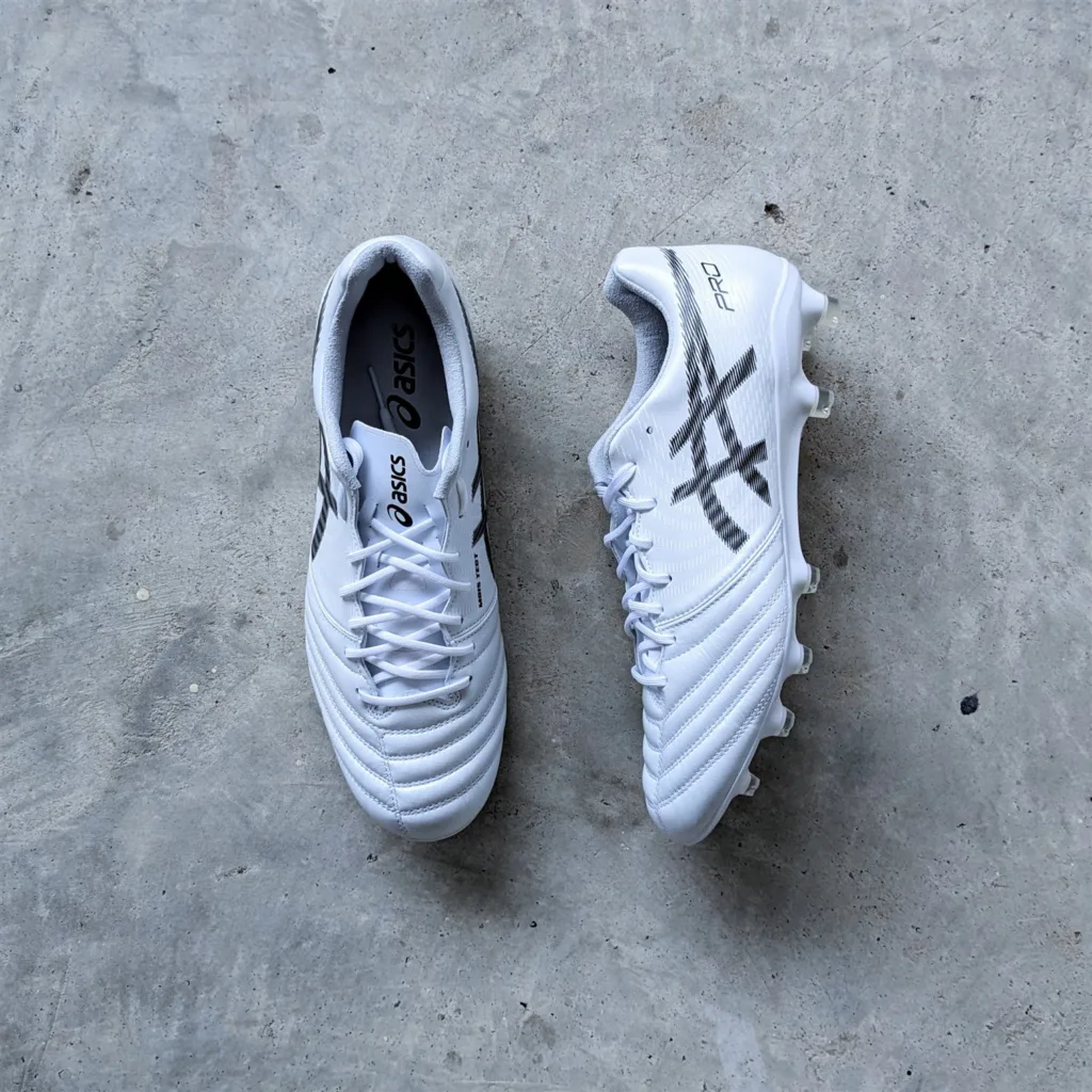 Asics soccer store boots review